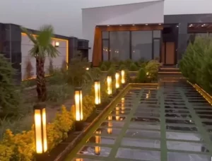 چراغ ایستاده حیاطی