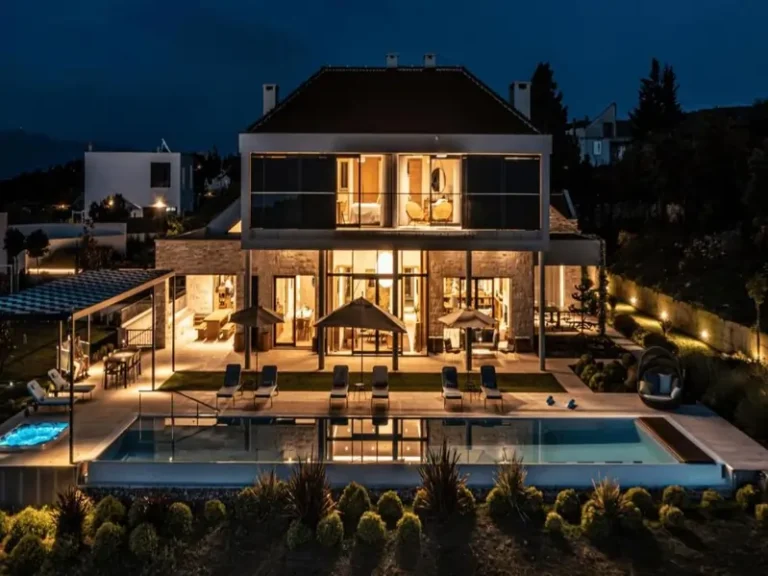 چراغ محوطه ویلا