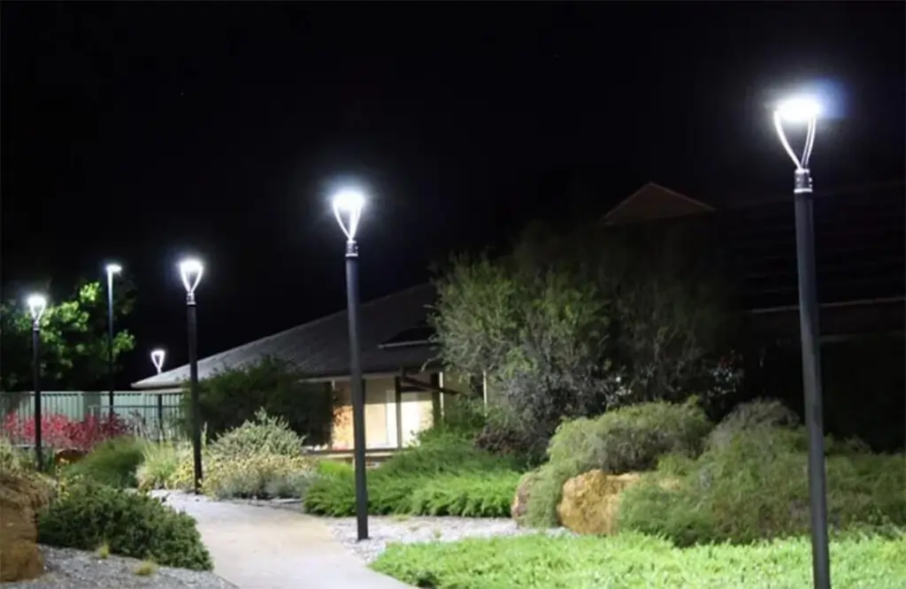 چراغ ایستاده